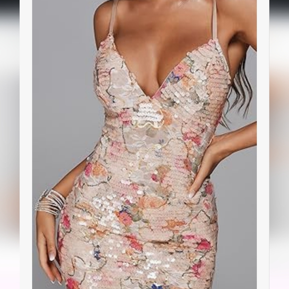 BELLA BERNETT MINI SEQUINS PINK SPARKLY DRESS ADJUSTABLE STRAPS SIZE MEDIUM - Picture 3 of 13